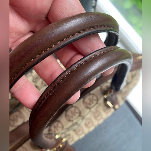 Gorgeous Michael Kors bag - Picture 9 of 9